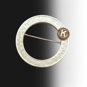 Vintage 1980s Kiwanis International Circle Brooch in Light Gold Tone Metal